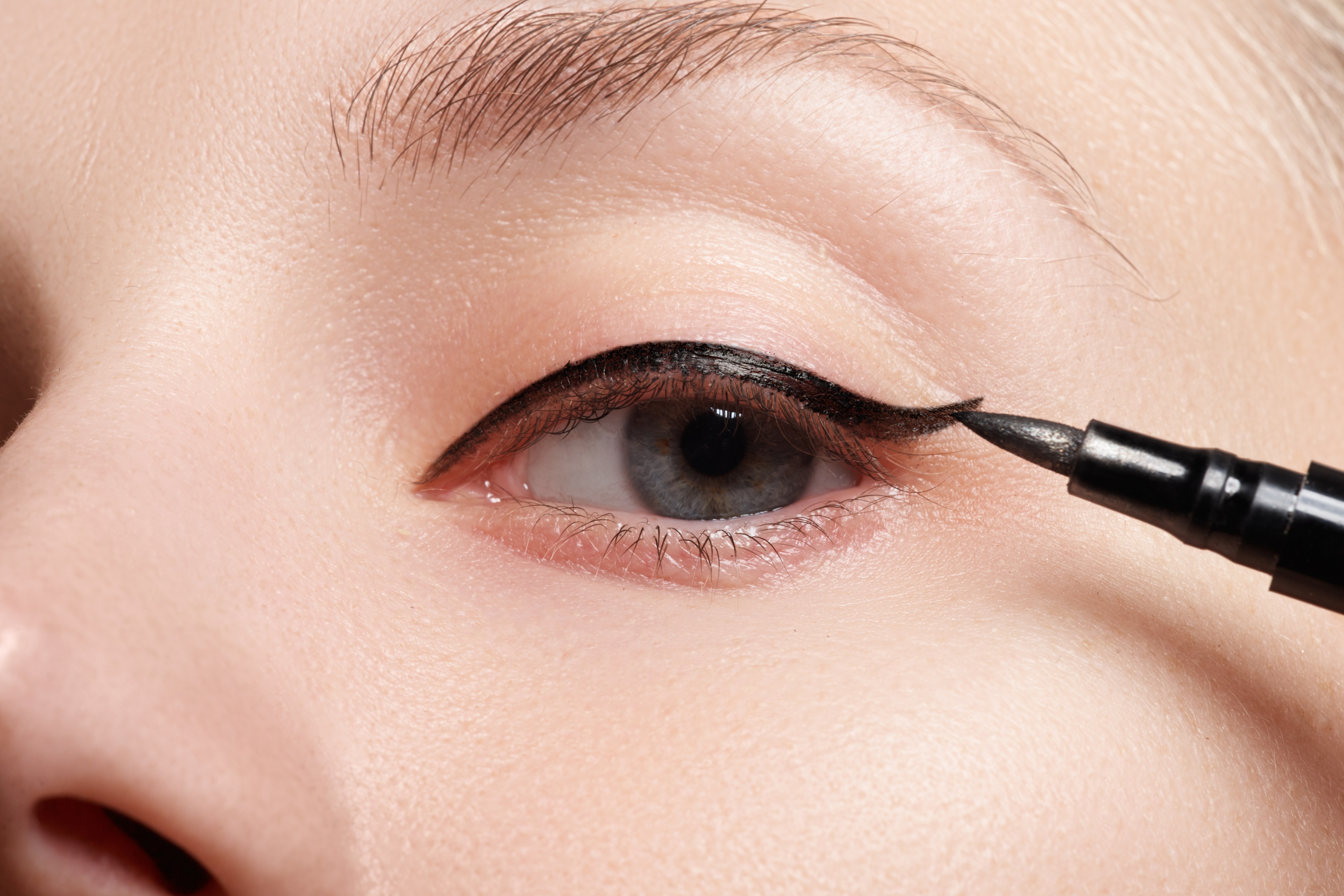 Maquillaje hipoalergénico de ojos: qué marcas son las mejores - Bien Bonita