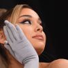 Ariana Grande compartió un tutorial de cómo realiza su delineado