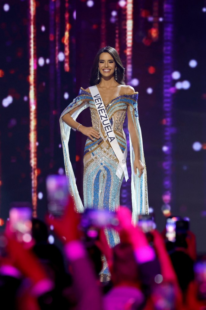 Look Del Día Amanda Dudamel Celebra El Millón De Seguidores Con Su Impactante Vestido Del Miss