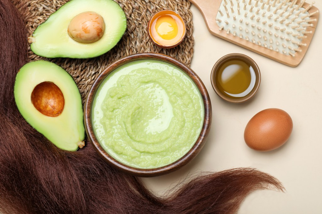 Mascarilla de aguacate para nutrir el cabello: cómo realizarla por ti misma  - Bien Bonita