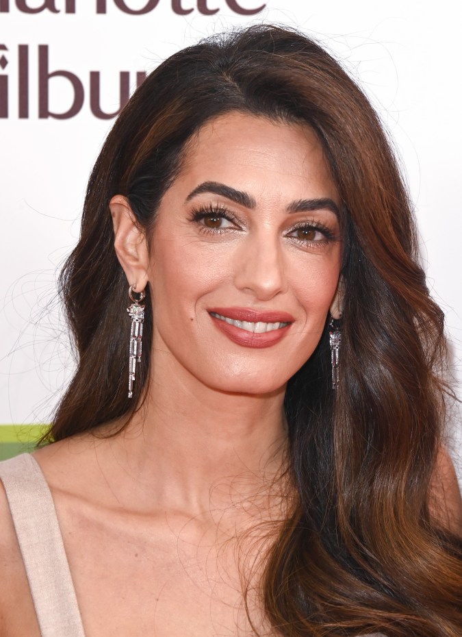 La skin tint favorita de Amal Clooney es ideal para el verano.