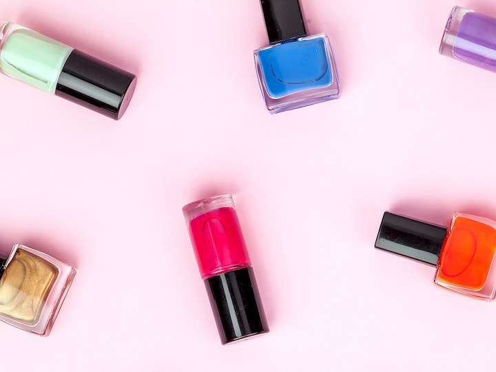 Colores de esmaltes de uñas para verano 2023.
