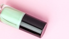 Colores de esmaltes de uñas para verano 2023.