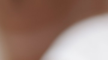 cómo cuidar el esmalte de uñas blanco