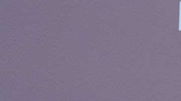 Kylie Jenner protege sus manos durante los manicures de gel con 1 accesorio