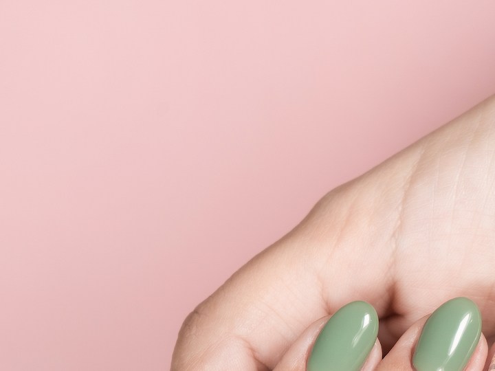 Sets de uñas “press-on” para conseguir un manicure instantáneo