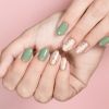 Sets de uñas “press-on” para conseguir un manicure instantáneo