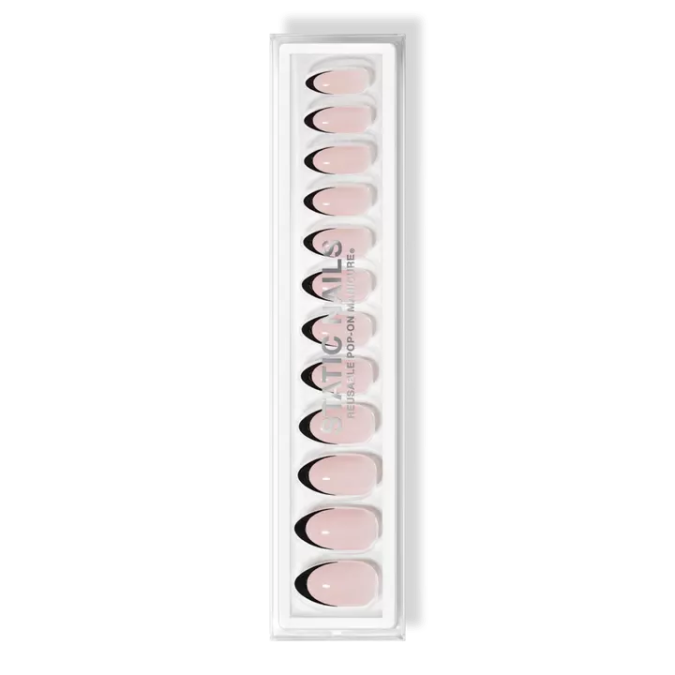 Sets de uñas “press-on” para conseguir un manicure instantáneo