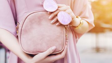 Lindos accesorios “Barbiecore” que puedes agregar a tu atuendo hoy mismo