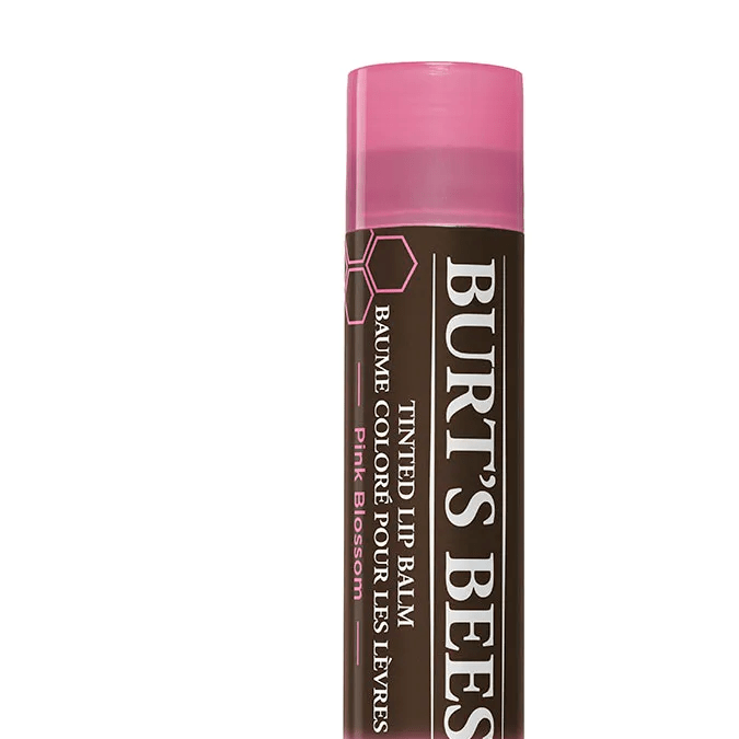 Conoce el bálsamo para labios favorito de Margot Robbie que cuesta solo $4.99