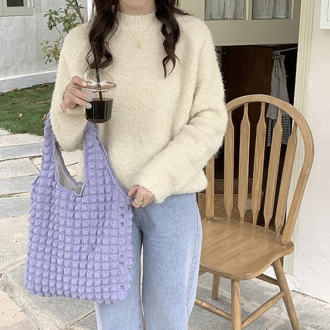 Mira estas prácticas 8 bolsas acolchadas que puedes comprar desde $17 dólares