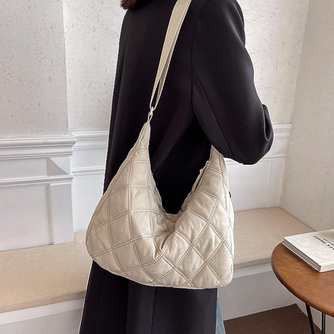 Mira estas prácticas 8 bolsas acolchadas que puedes comprar desde $17 dólares