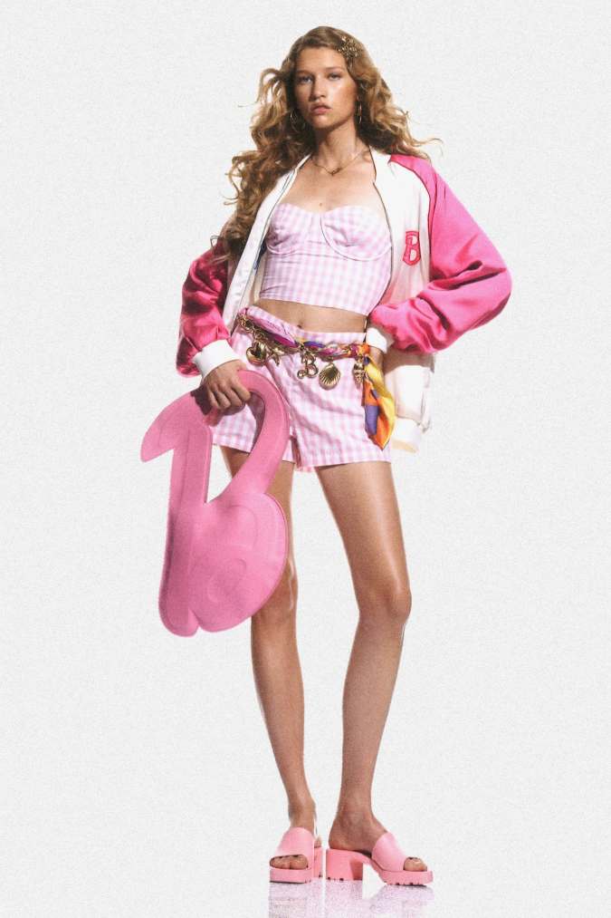 Zara lanza su colección de Barbie que incluye el icónico traje de baño de la primera muñeca