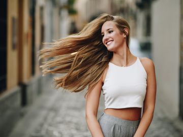 ¿Tienes el cabello lacio? Trucos muy sencillos para darle más volumen