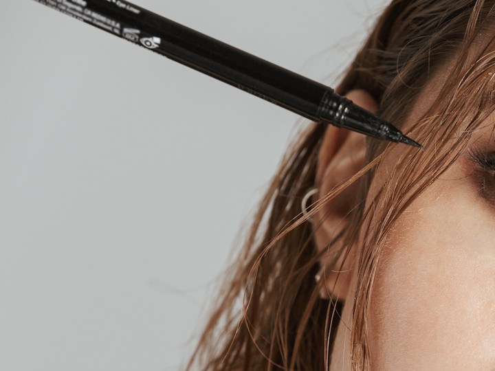 Delineadores de ojos a prueba de agua y sudor que puedes comprar por menos de $13 dólares