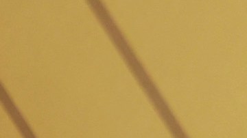 5 increíbles dupes del traje de baño viral de Selena Gomez por menos de $32 dólares