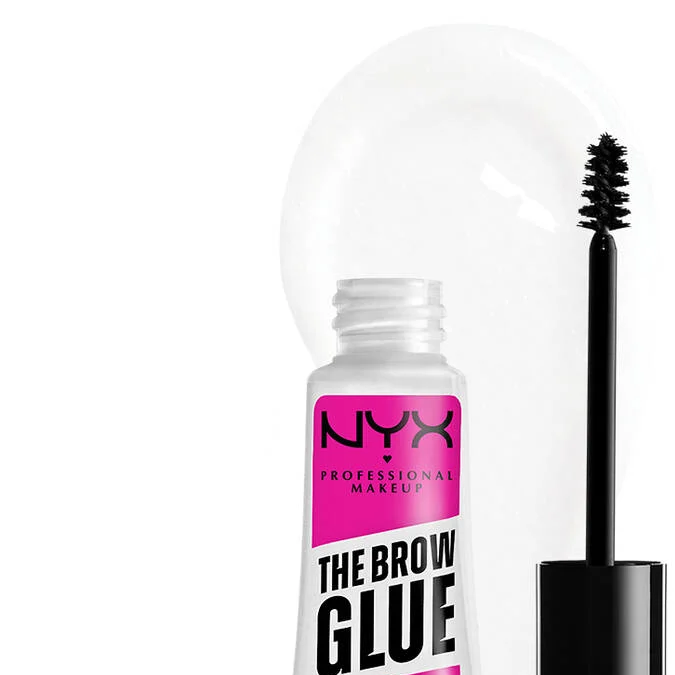 Gel de cejas para peinarlas y fijarlas en su lugar por muchas horas