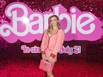 9 looks de Margot Robbie que han estado inspirados en Barbies famosas