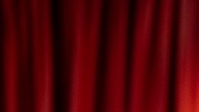 Rihanna presume su baby bump mientras promociona la nueva lencería de Savage x Fenty