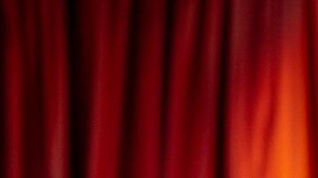 Rihanna presume su baby bump mientras promociona la nueva lencería de Savage x Fenty