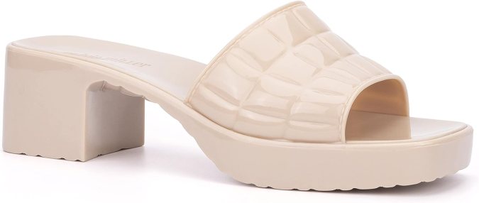 Las sandalias jelly están de regreso: 8 lindas opciones por menos de $45 dólares