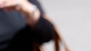 Shakira demuestra con mucho estilo que sí se puede usar pantalones de piel en verano