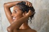 4 shampoos anticaspa de acuerdo al tipo de problema que tienes en el cuero cabelludo
