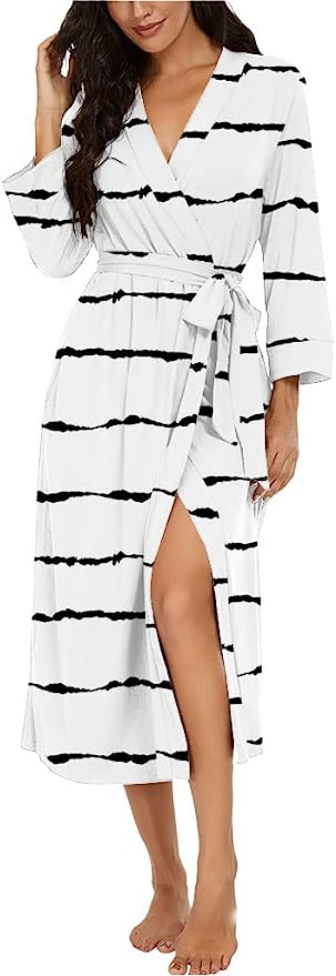 7 populares batas de baño en Amazon que son muy lindas y cuestan menos de $45 dólares