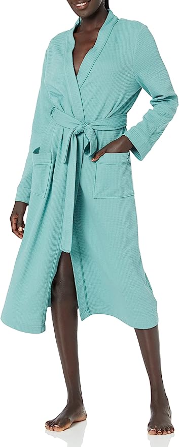 7 populares batas de baño en Amazon que son muy lindas y cuestan menos de $45 dólares