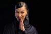 Bella Hadid está de regreso y aparece en lencería nupcial en su cuenta de TikTok