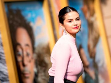 9 prendas inspiradas en los looks que Selena Gomez lleva en el video musical de ‘Single Soon’
