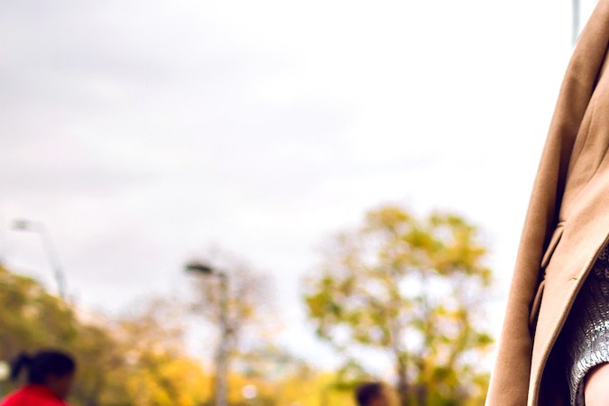 La bolsa crossbody favorita de Oprah está en Amazon y cuesta menos de $36 dólares