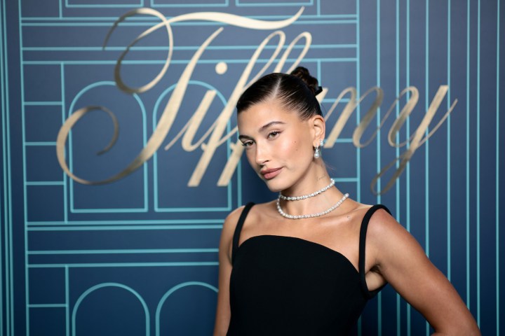 Cómo recrear el ‘strawberry makeup’ que compartió Hailey Bieber en Tiktok