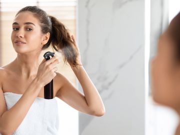 Dile adiós al frizz con estos 5 aceites para cabello que cuestan menos de $30 dólares