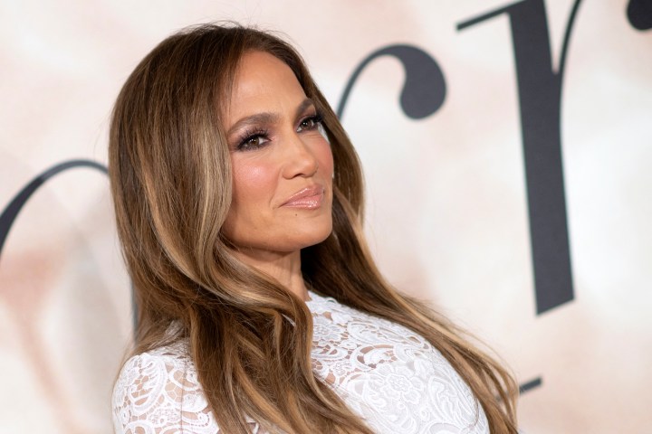 7 dupes del clásico bikini blanco que Jennifer Lopez presumió en Instagram
