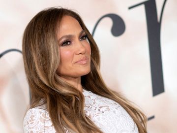 7 dupes del clásico bikini blanco que Jennifer Lopez presumió en Instagram