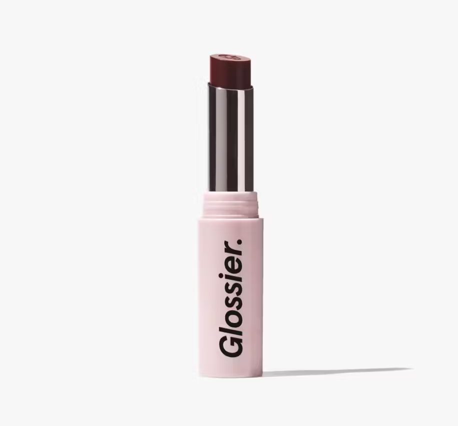 5 dupes populares del labial ‘black honey’ de Clinique desde $5 dólares