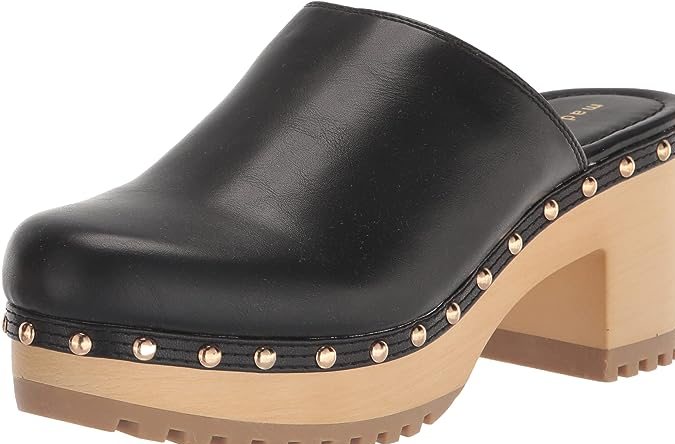 7 hermosos dupes de los zuecos de Ángela Aguilar desde $25 dólares