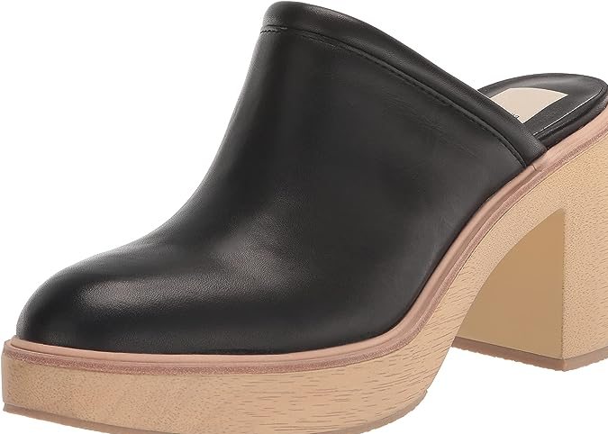 7 hermosos dupes de los zuecos de Ángela Aguilar desde $25 dólares