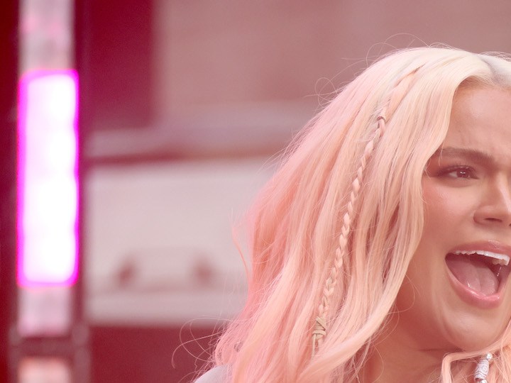 Karol G recibe demanda millonaria por plagio por su tema musical ‘Don’t be Shy’