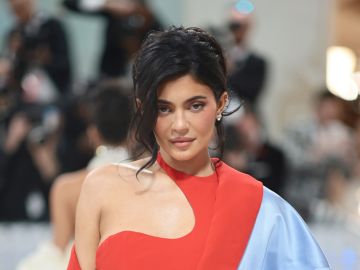 Kylie Jenner celebró su cumpleaños 26 en la playa y a bordo de un yate