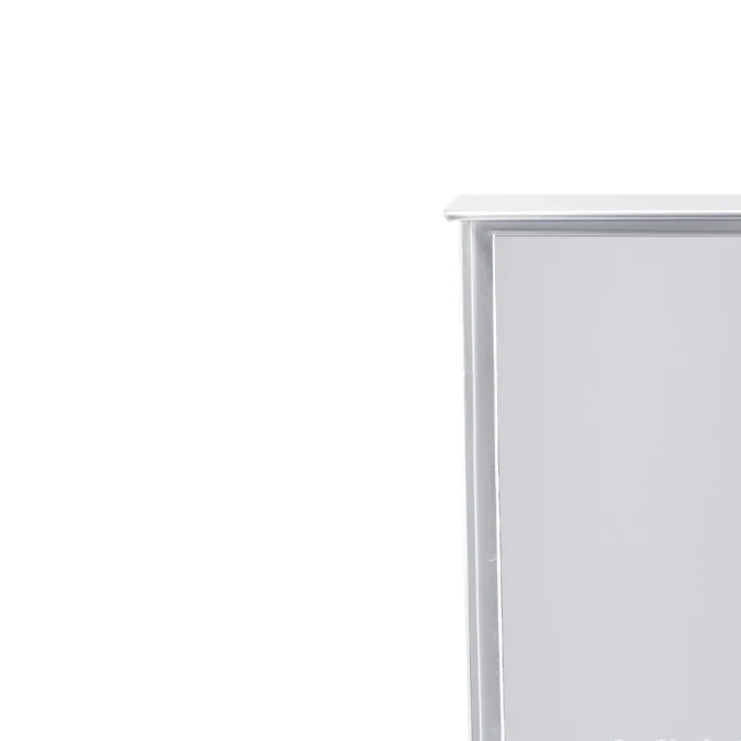 Luis Torres, maquillador mexicano, lanza su segunda colección con Beauty Creations y se agota en minutos