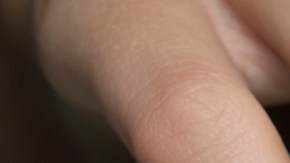 X ideas de manicure minimalista que puedes llevar en cualquier estación del año