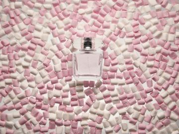 5 perfumes con notas de malvavisco que te transportarán a una dulcería de lujo
