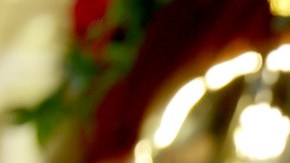 Salma Hayek sigue disfrutando del verano en un coqueto traje de baño y zapatos de plataforma