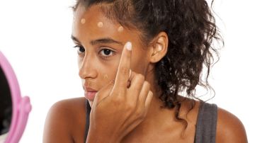 6 skin tints para pieles morenas que te ayudarán a conseguir un maquillaje natural