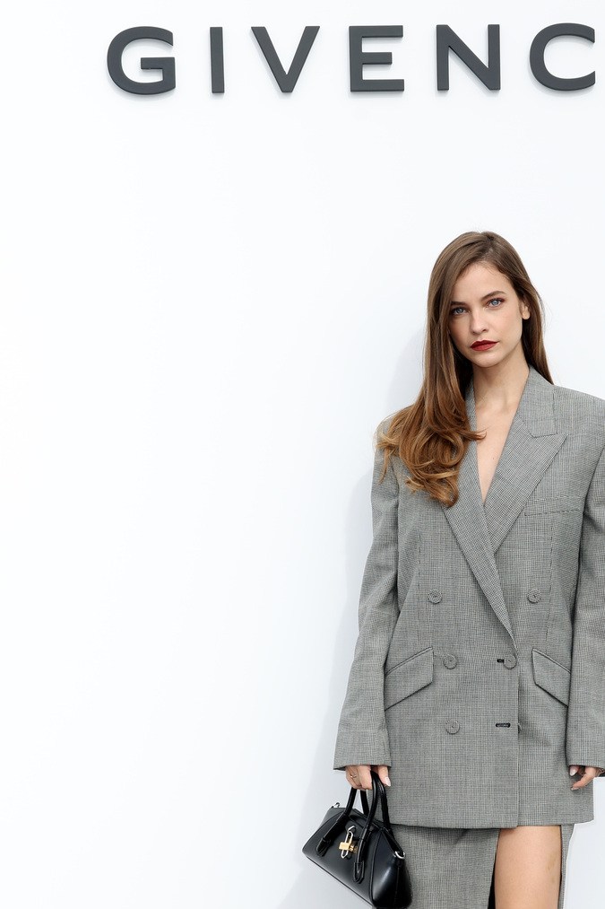 Paris Fashion Week SS24: Las famosas que han impactado en primera fila con sus looks