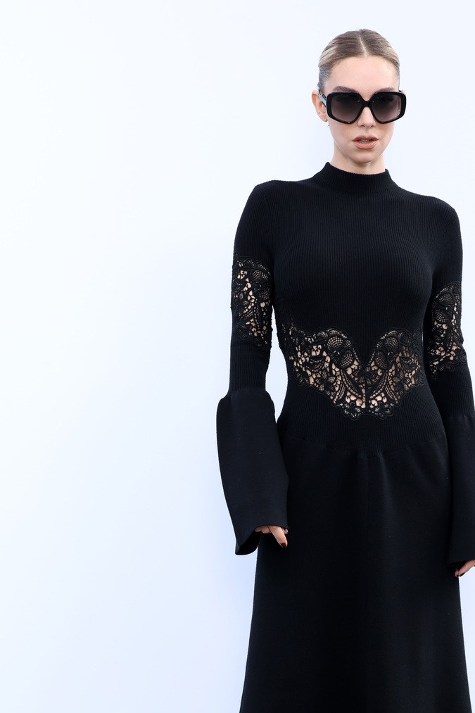 Paris Fashion Week SS24: Las famosas que han impactado en primera fila con sus looks