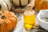 Aceite de semilla de calabaza para el cabello: beneficios y cómo usarlo en el pelo