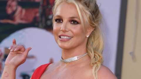 Britney Spears aparece bailando con cuchillos y vuelve a poner en alerta a sus fans